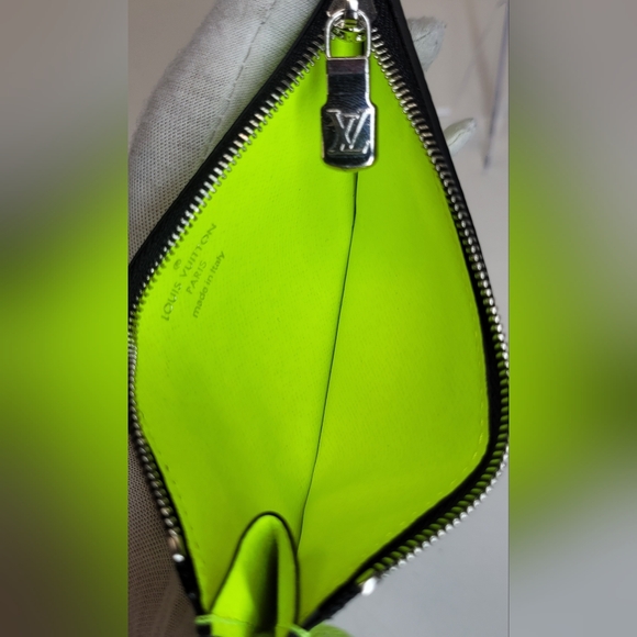 SOLD!!Louis Vuitton Taiga Monogram Neon Yellow Zippy Card Holder with RFID - Picture 7 of 9
